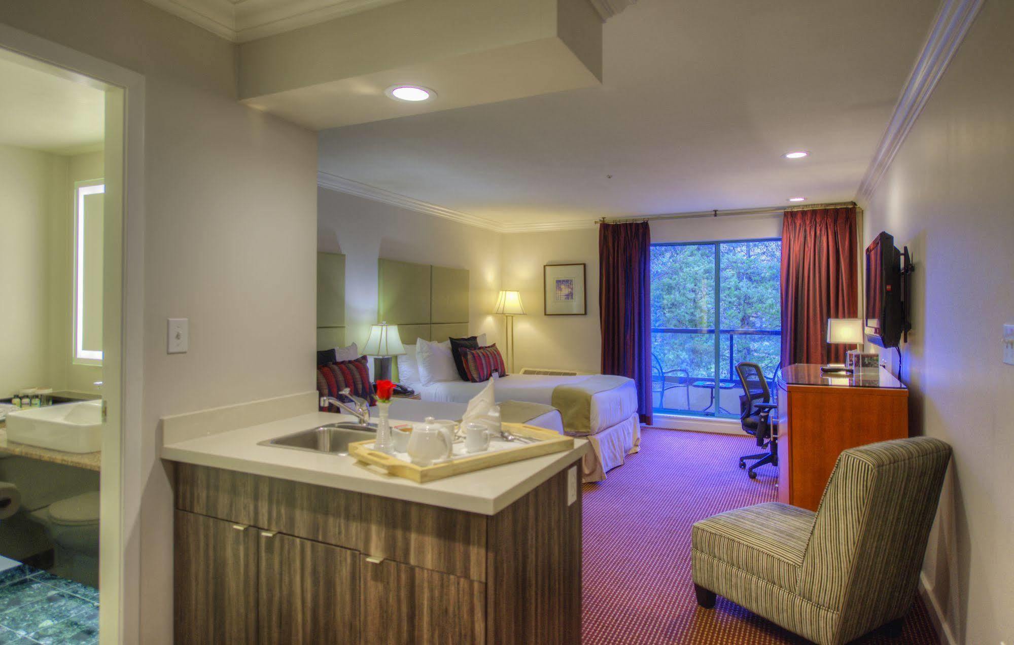 Executive & Conference Center, Metro Vancouver