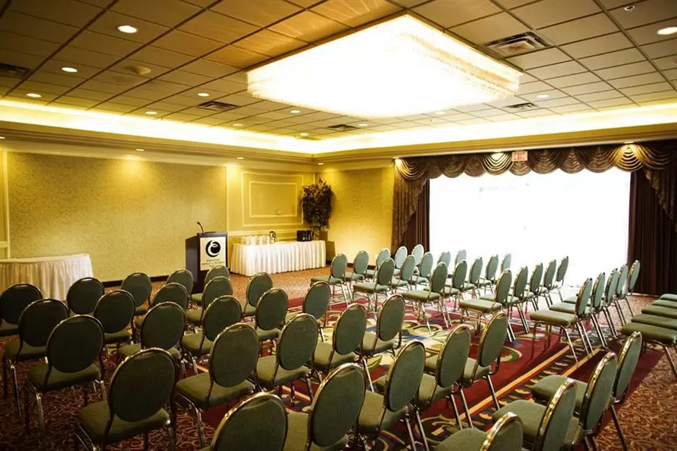 Hotel Executive & Conference Center, Metro Vancouver